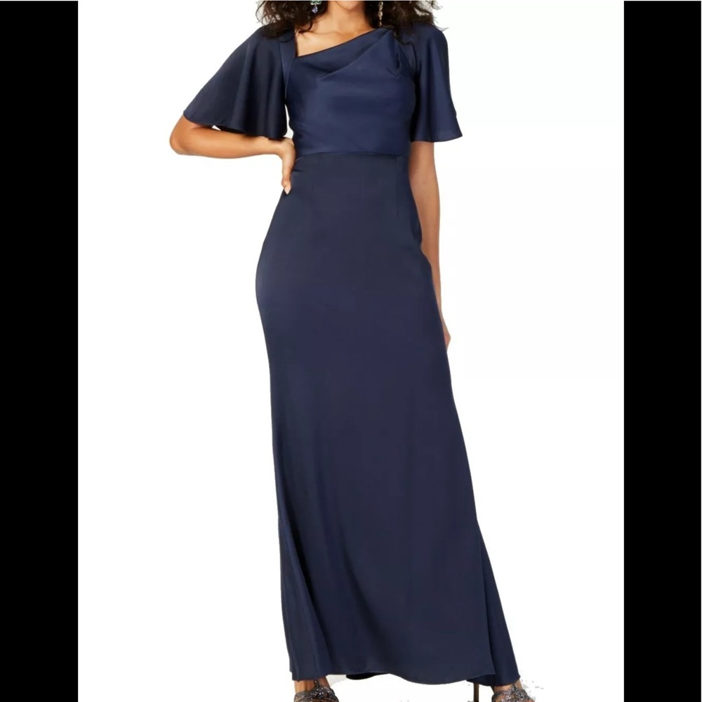 ⚡️SALE⚡️NWT Vince Camuto Satin Bell Sleeve Dress